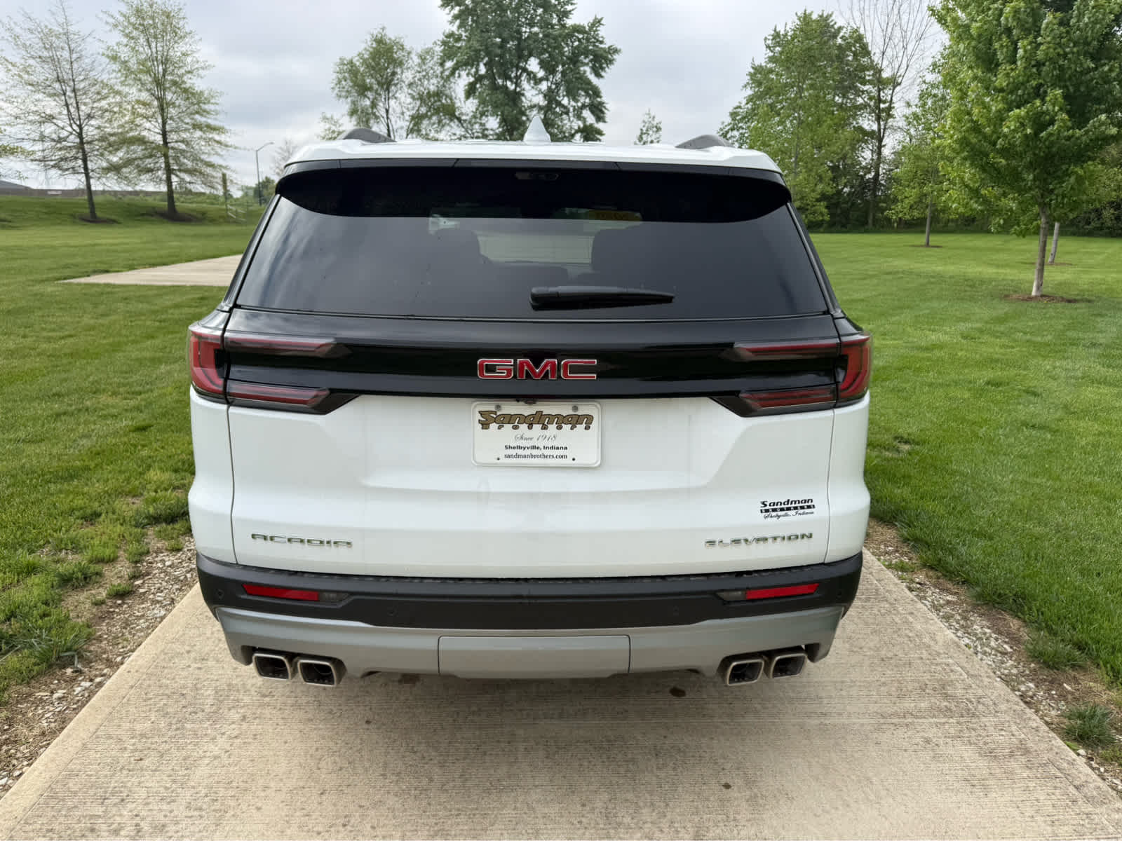 2026 GMC Acadia Elevation