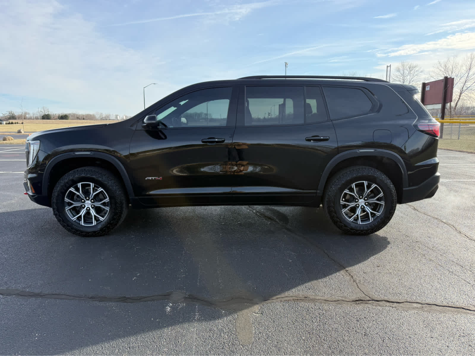 2025 GMC Acadia AT4