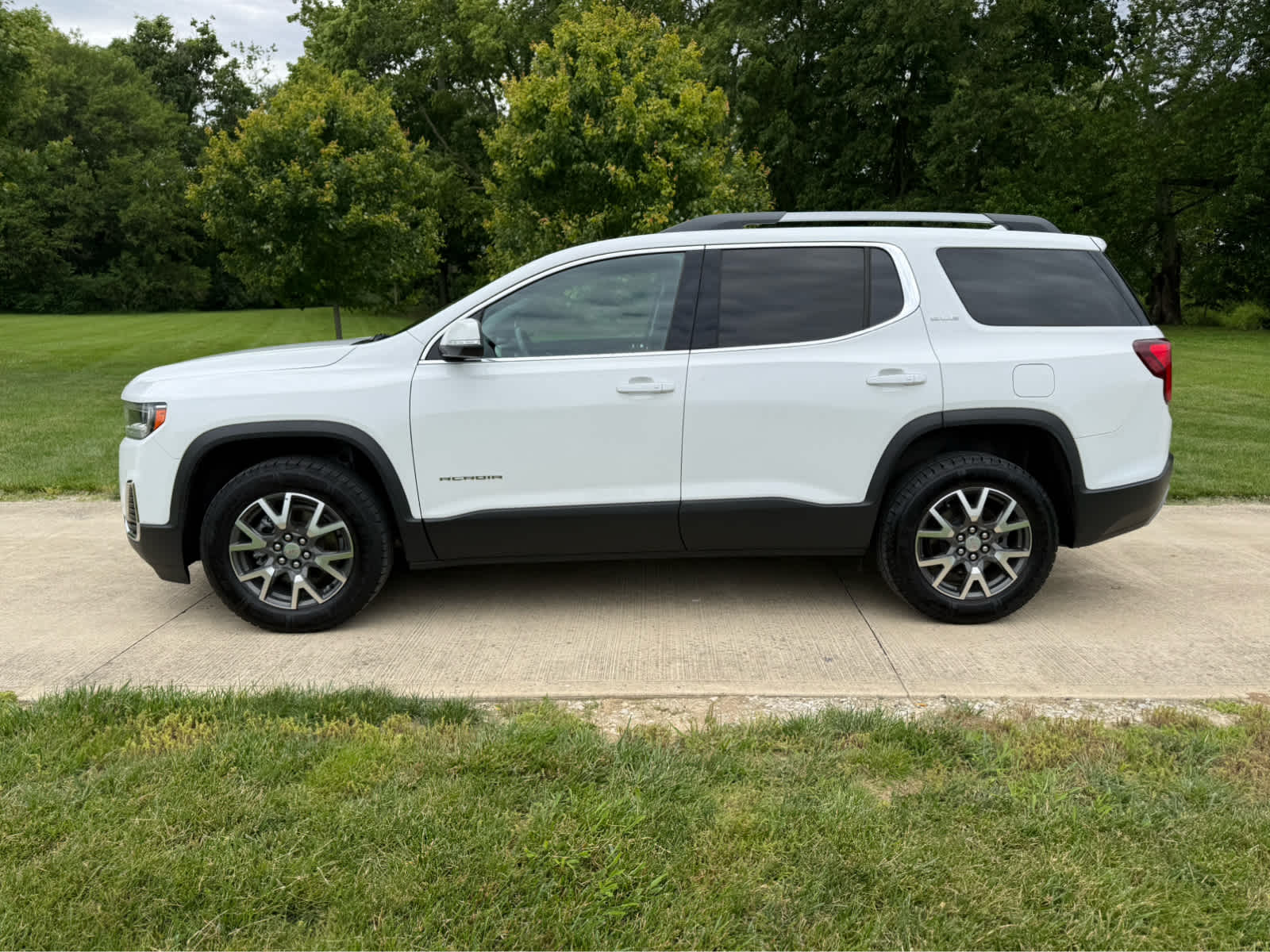 2021 GMC Acadia SLE