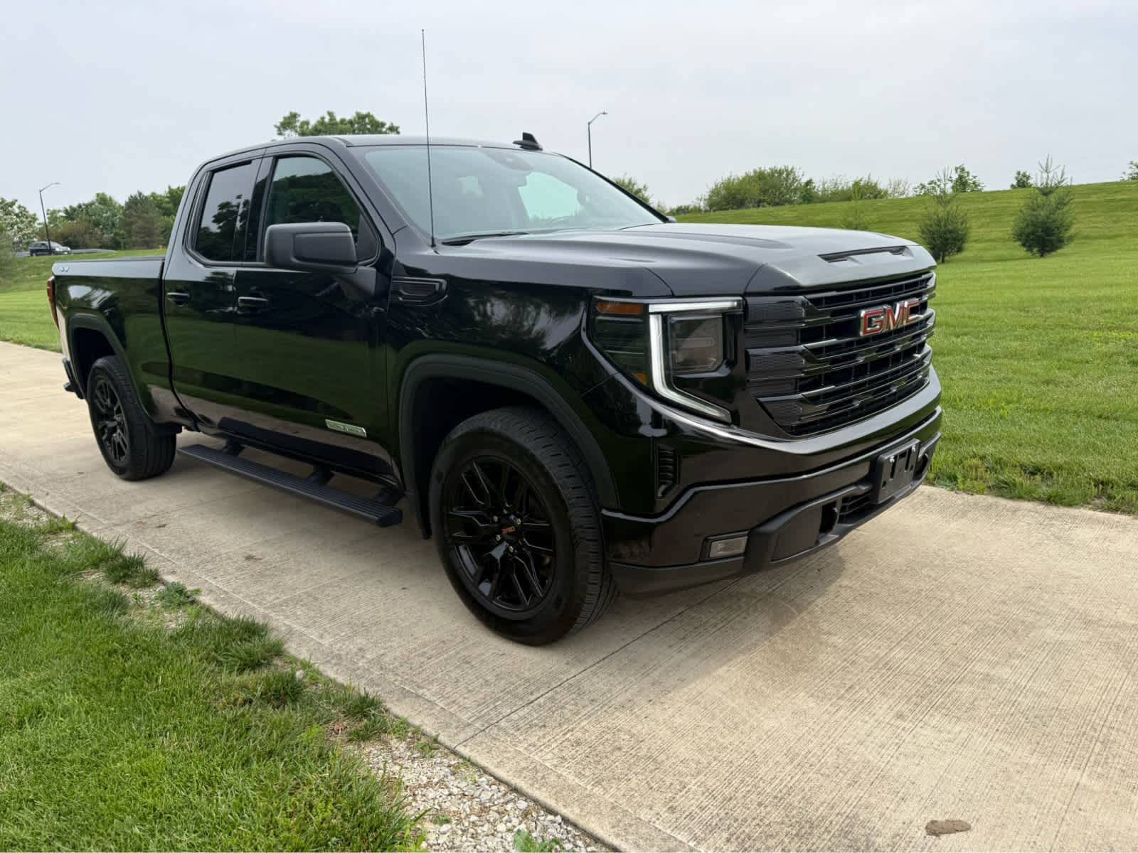 2023 GMC Sierra 1500 Elevation