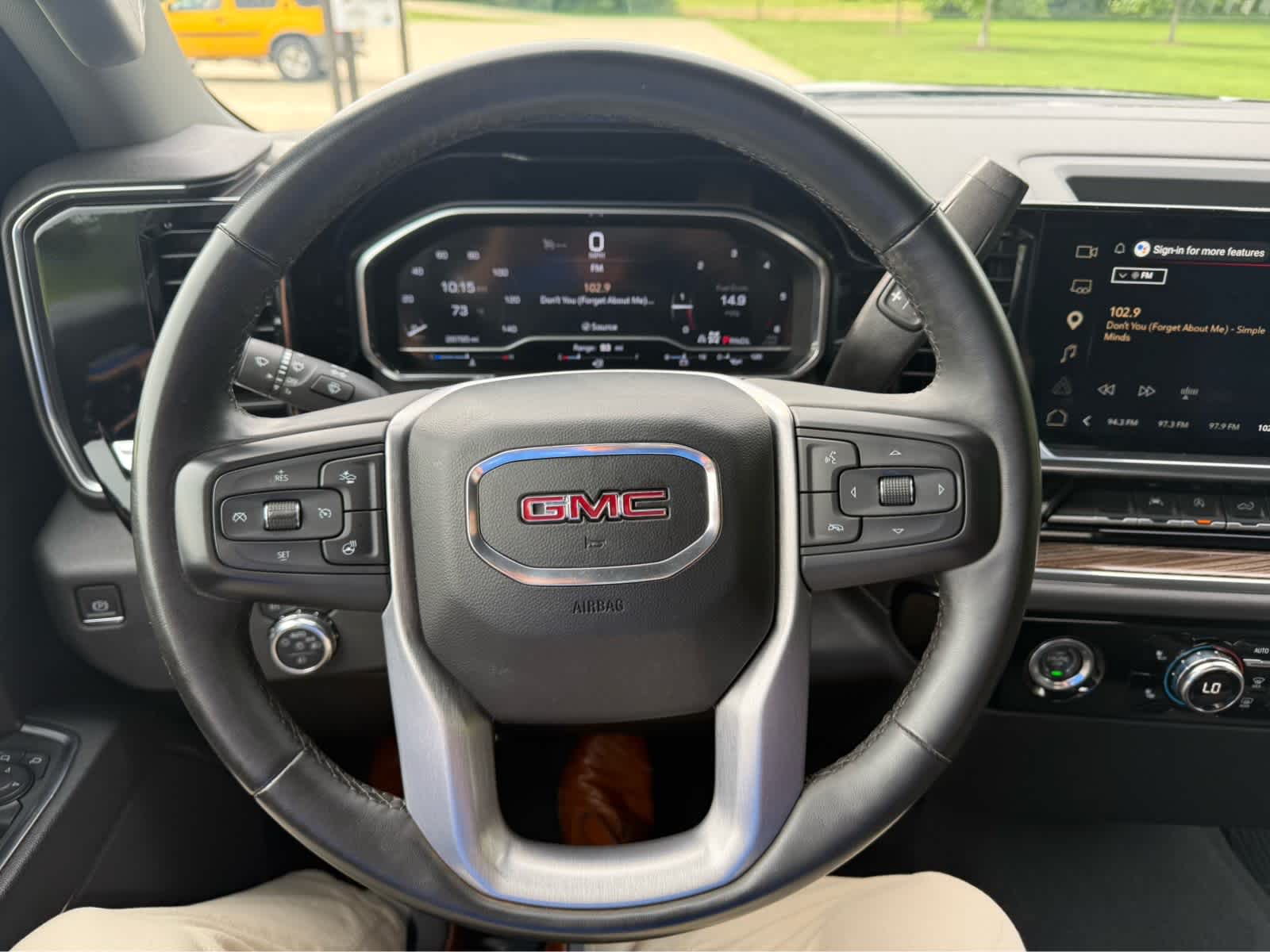 2023 GMC Sierra 1500 Elevation