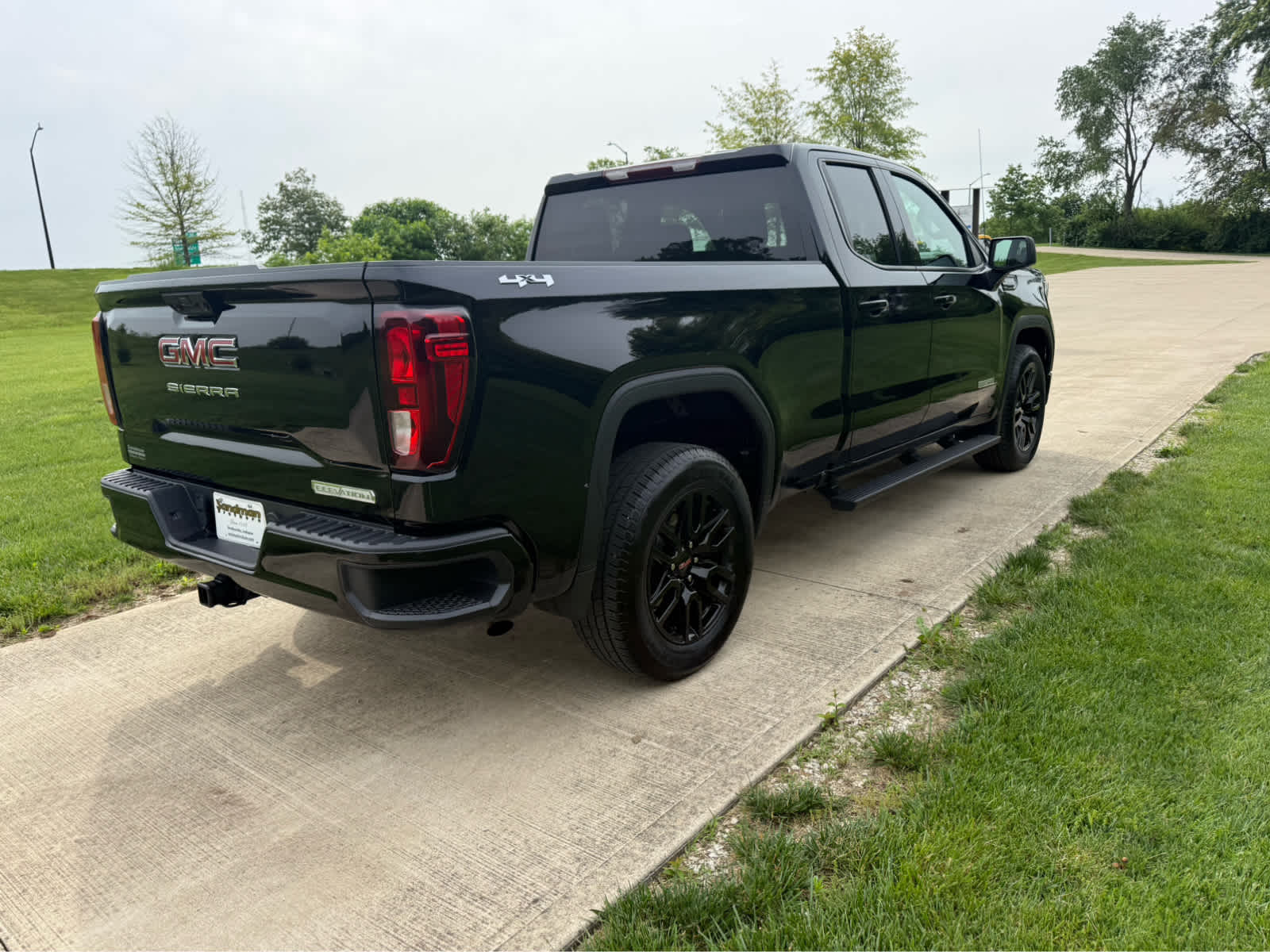 2023 GMC Sierra 1500 Elevation