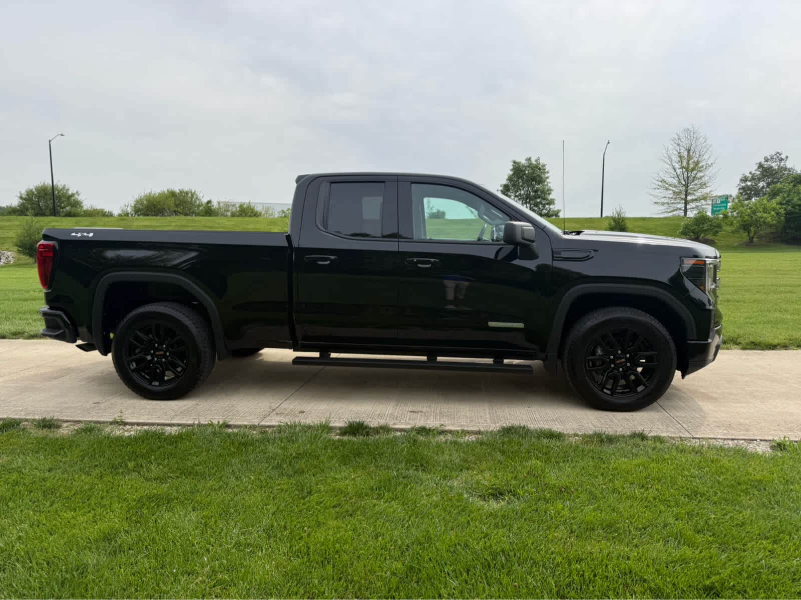 2023 GMC Sierra 1500 Elevation