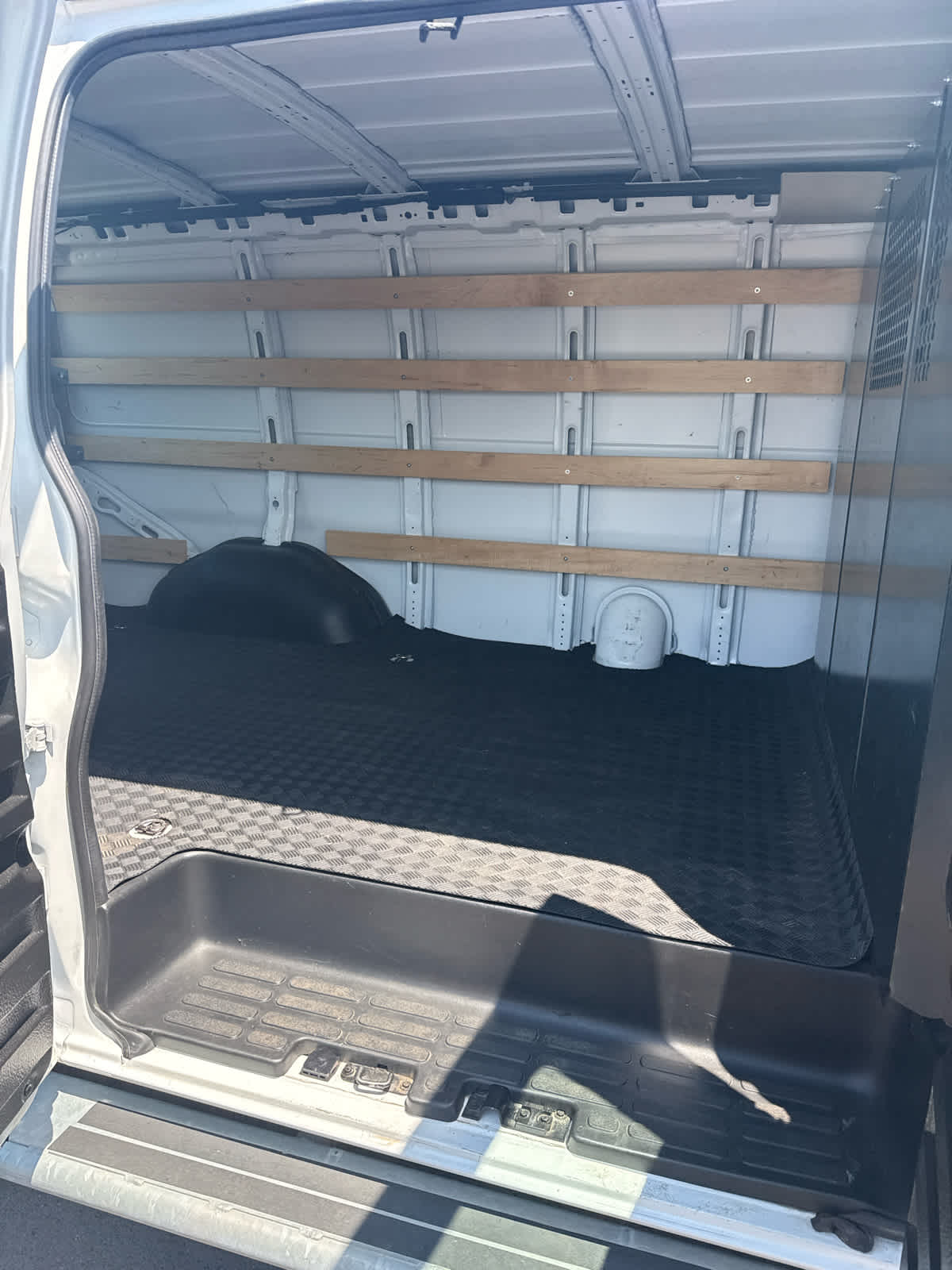 2024 GMC Savana Cargo 2500 Work Van