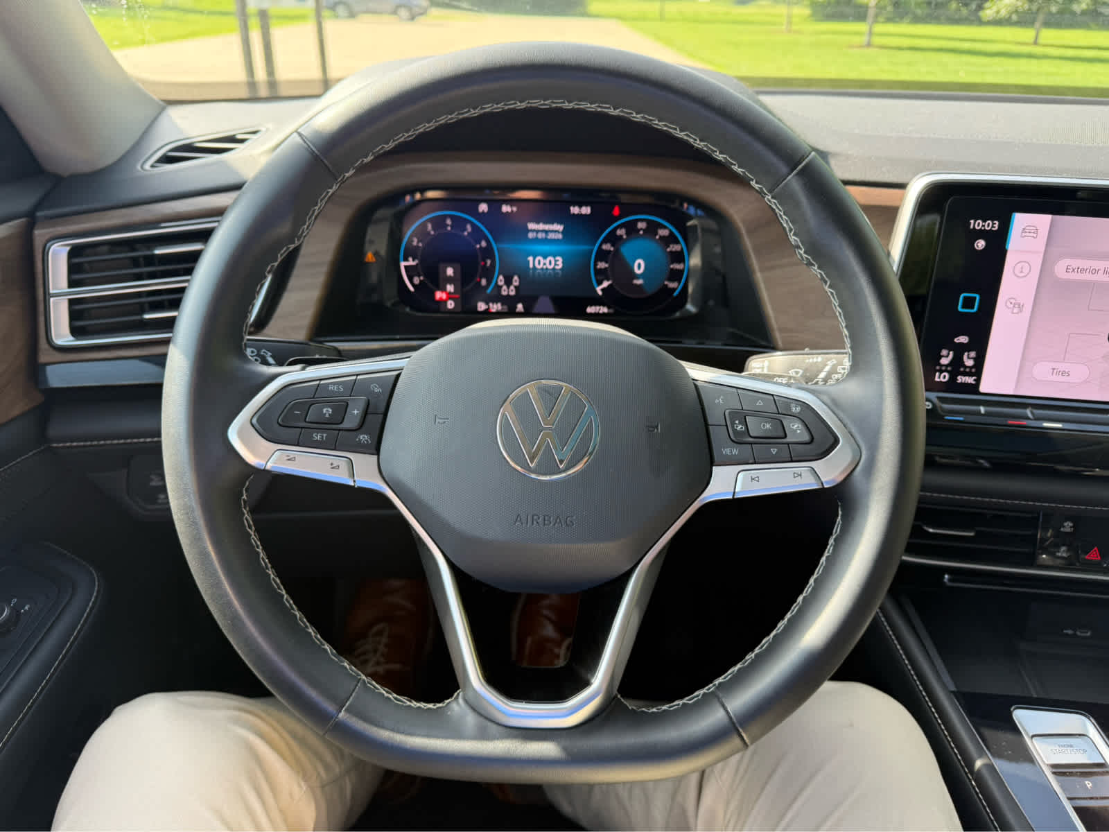 2024 Volkswagen Atlas 2.0T SE w/Technology