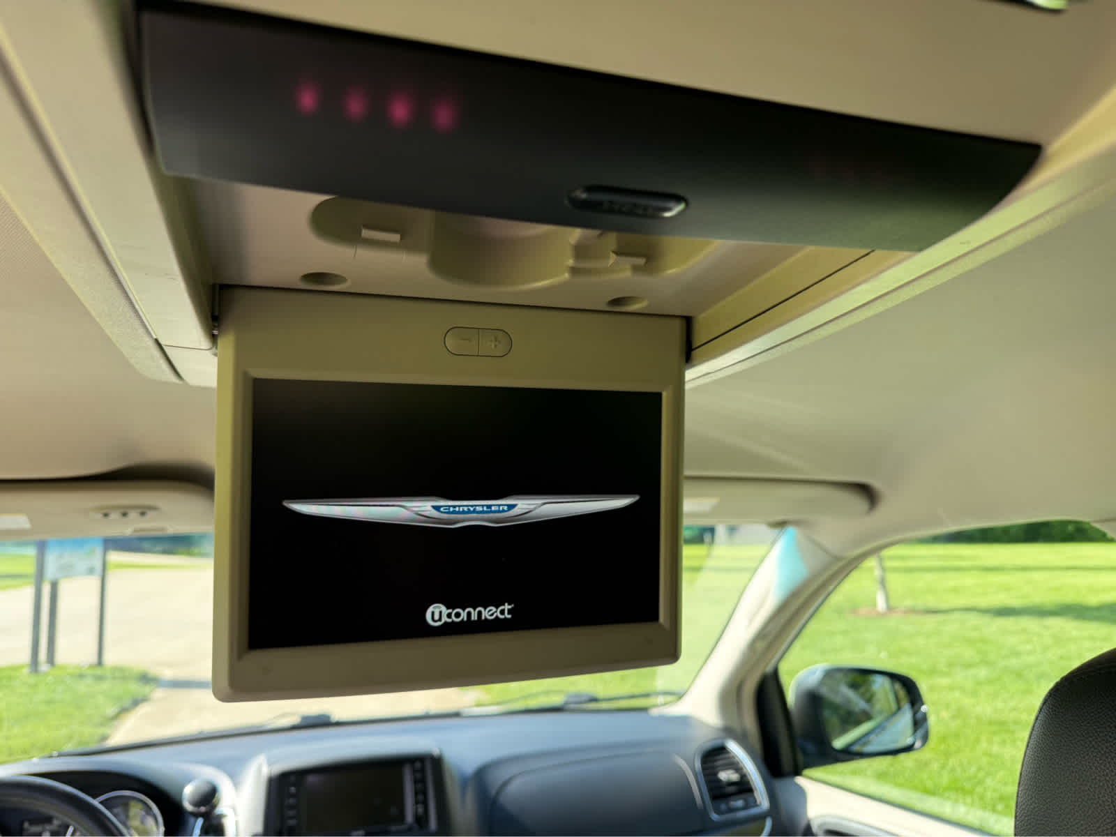 2016 Chrysler Town & Country Touring