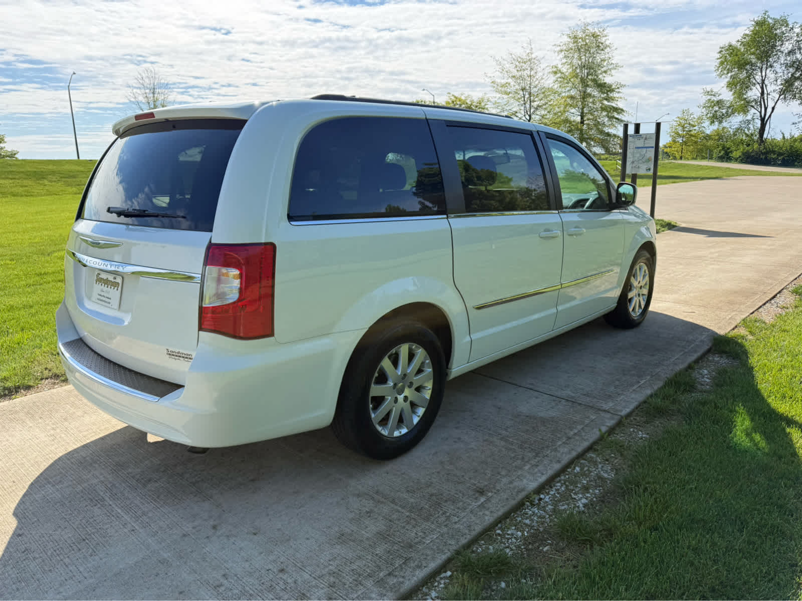 2016 Chrysler Town & Country Touring