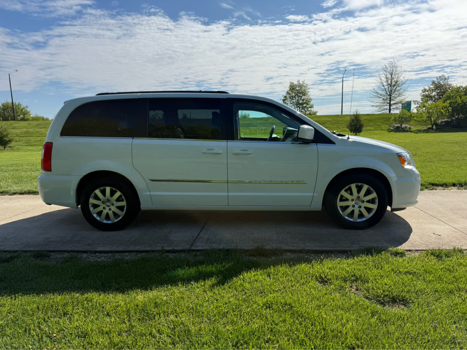 2016 Chrysler Town & Country Touring