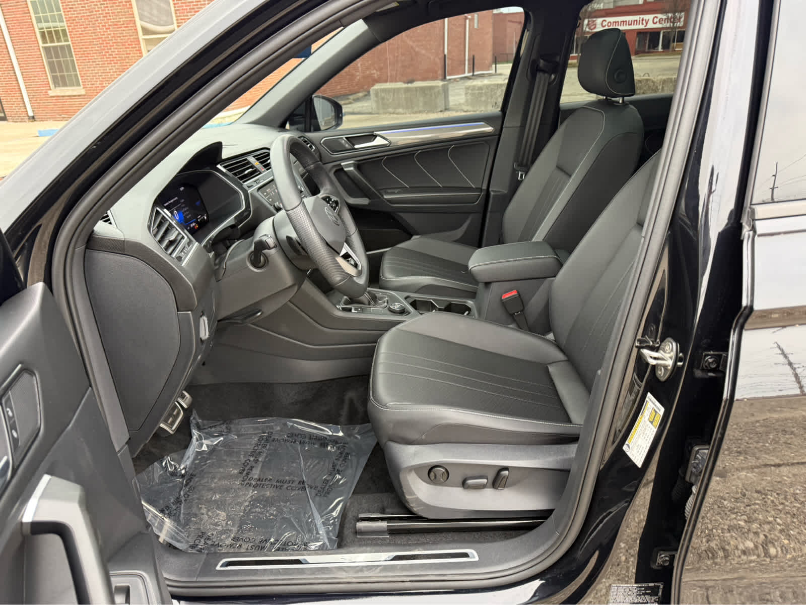 2024 Volkswagen Tiguan SE R-Line Black