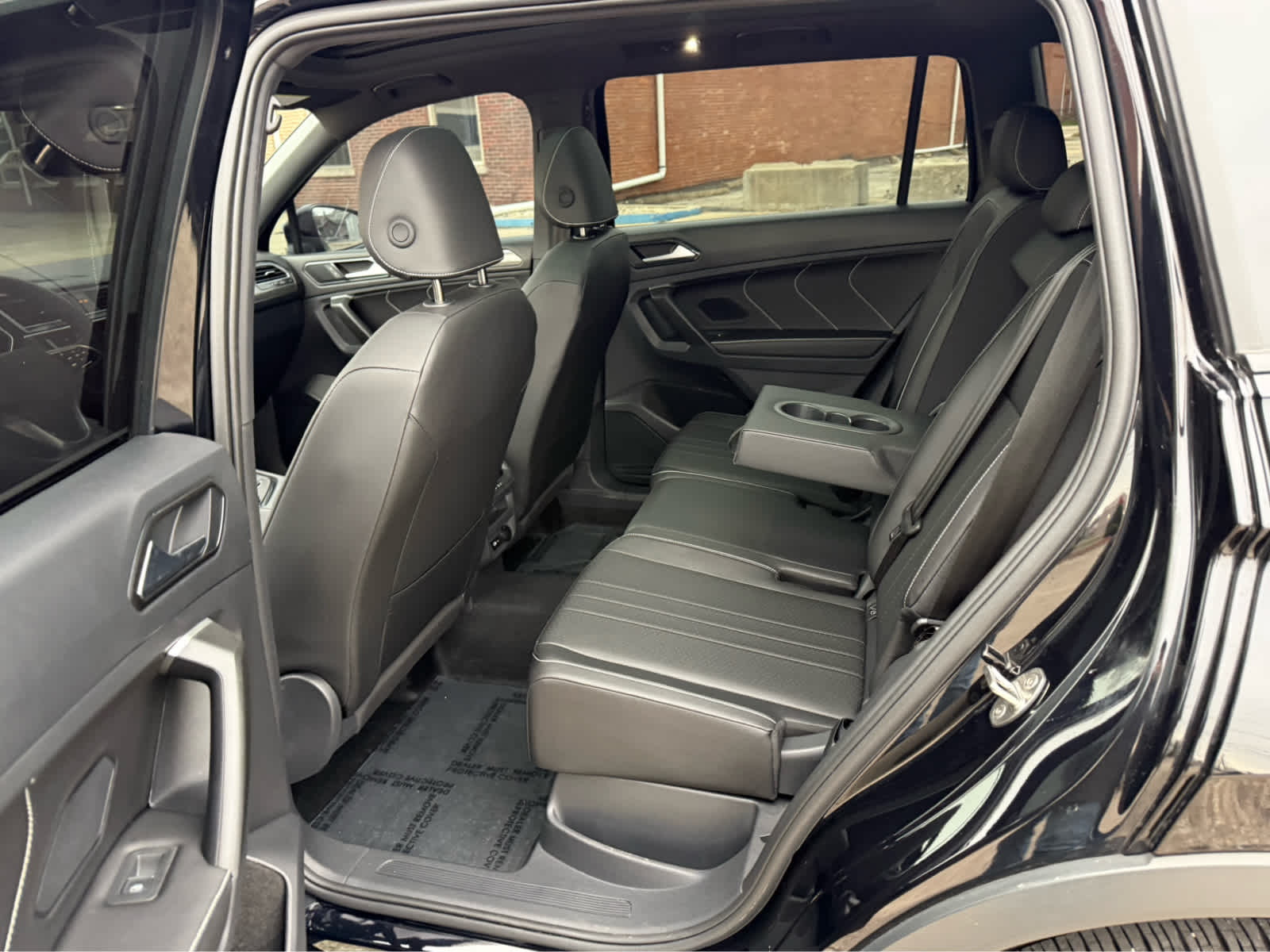 2024 Volkswagen Tiguan SE R-Line Black