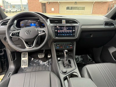 2024 Volkswagen Tiguan SE R-Line Black