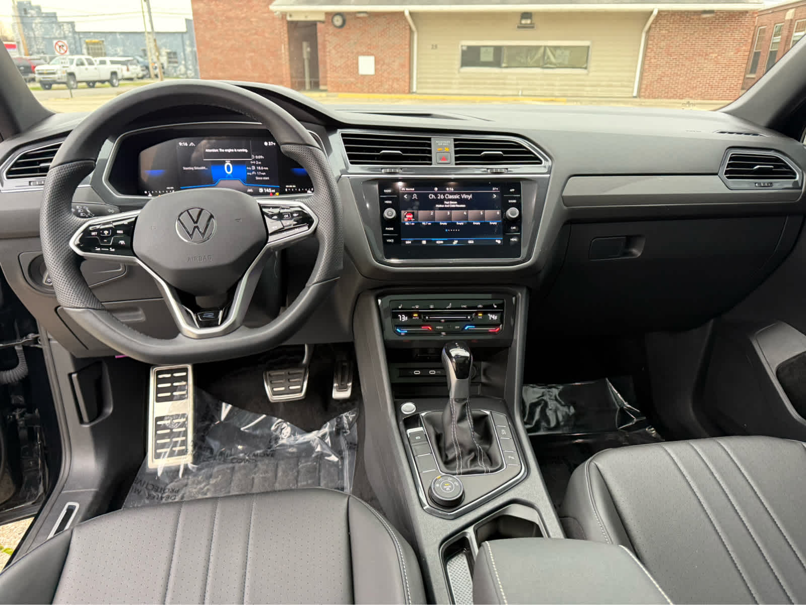 2024 Volkswagen Tiguan SE R-Line Black