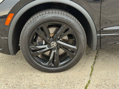 2024 Volkswagen Tiguan SE R-Line Black
