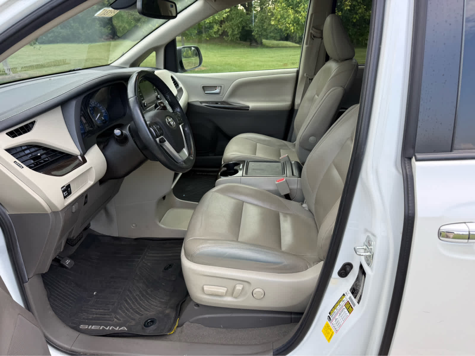 2020 Toyota Sienna XLE Auto Access Seat