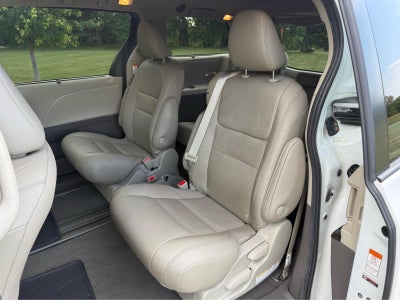 2020 Toyota Sienna XLE Auto Access Seat