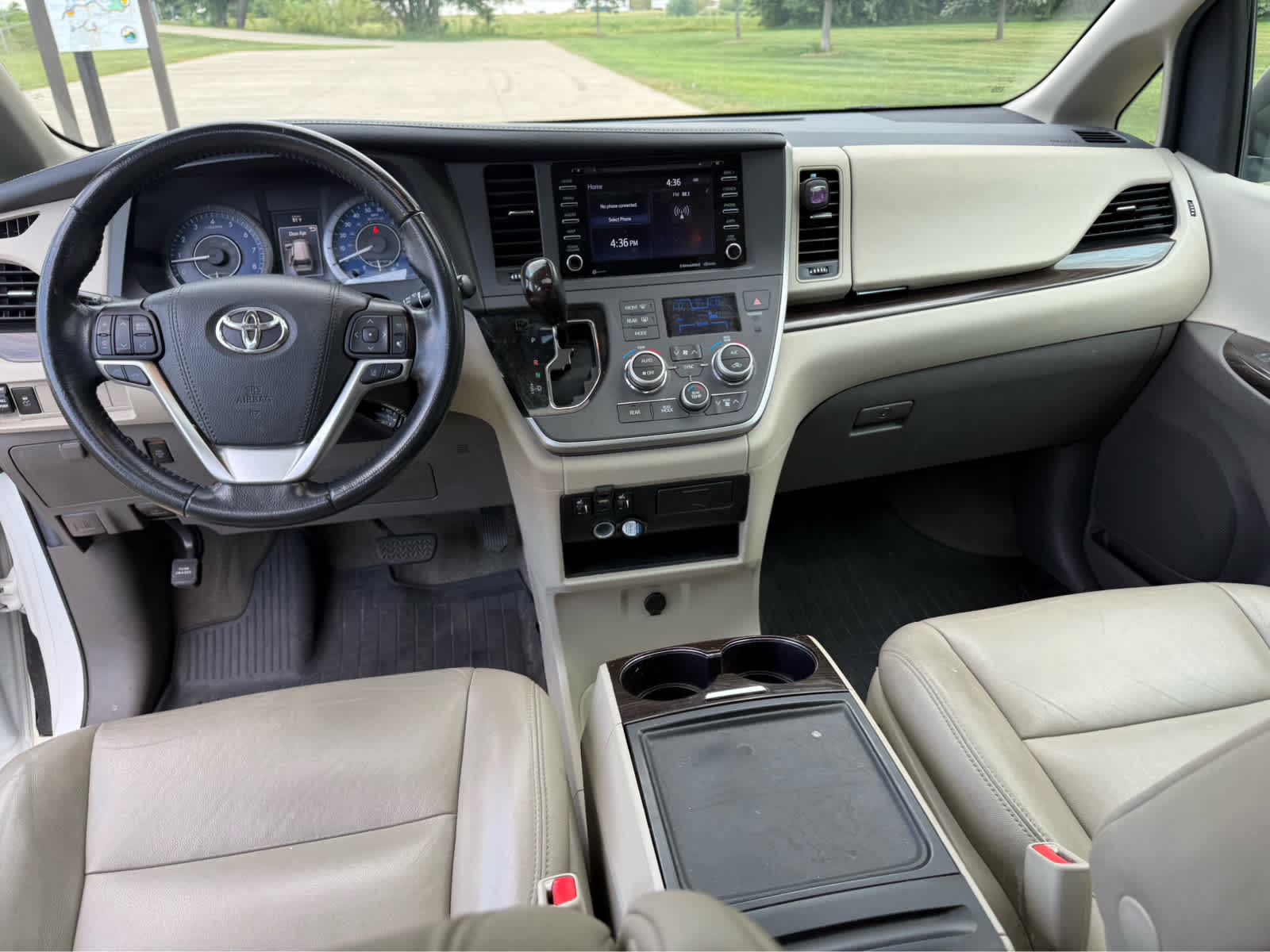 2020 Toyota Sienna XLE Auto Access Seat