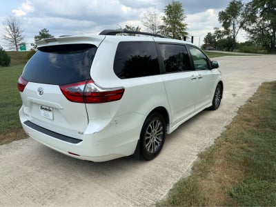 2020 Toyota Sienna XLE Auto Access Seat