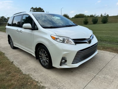 2020 Toyota Sienna XLE Auto Access Seat