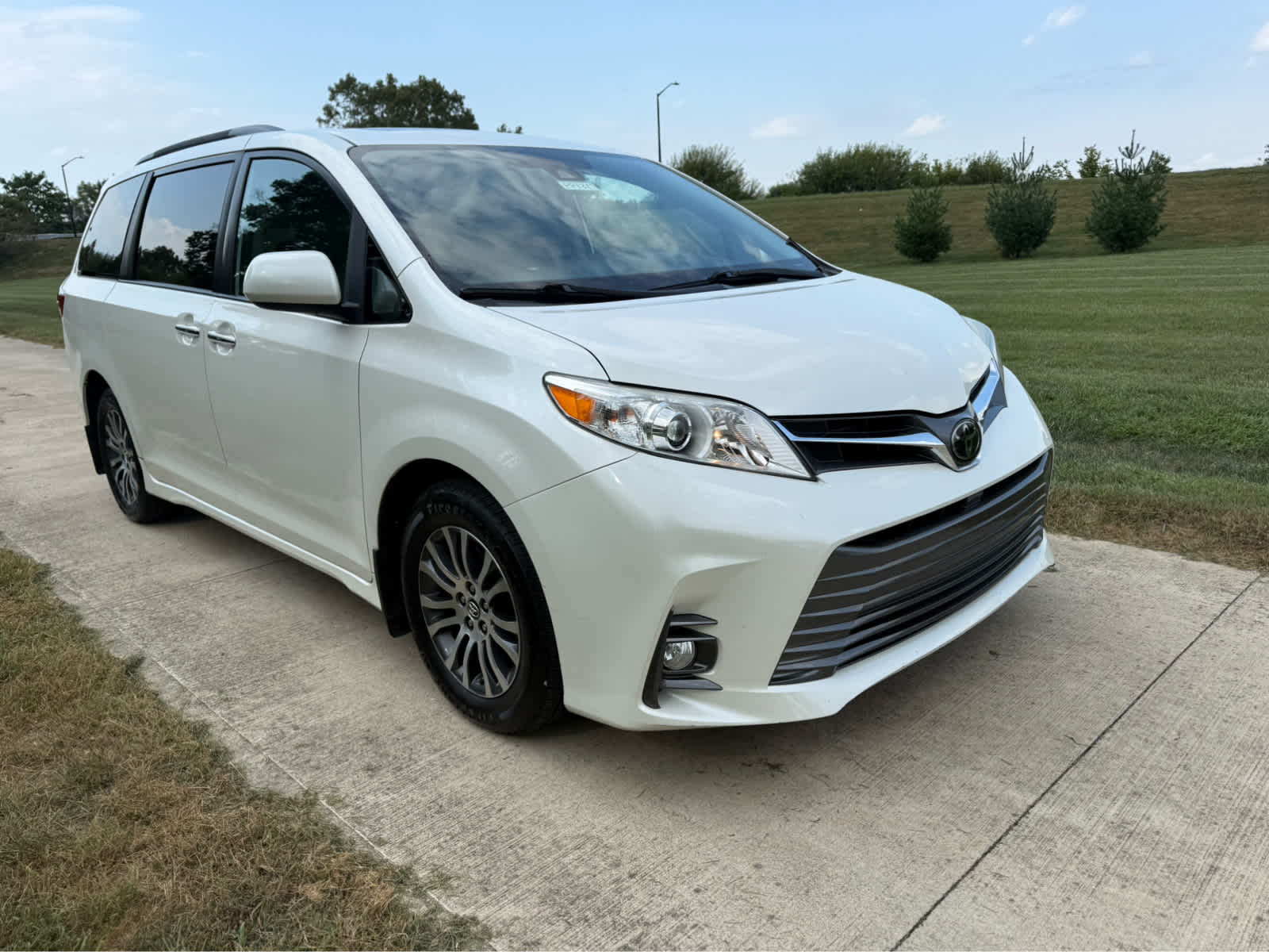 2020 Toyota Sienna XLE Auto Access Seat