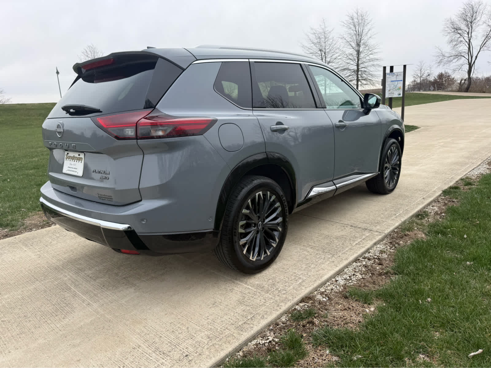 2025 Nissan Rogue Platinum