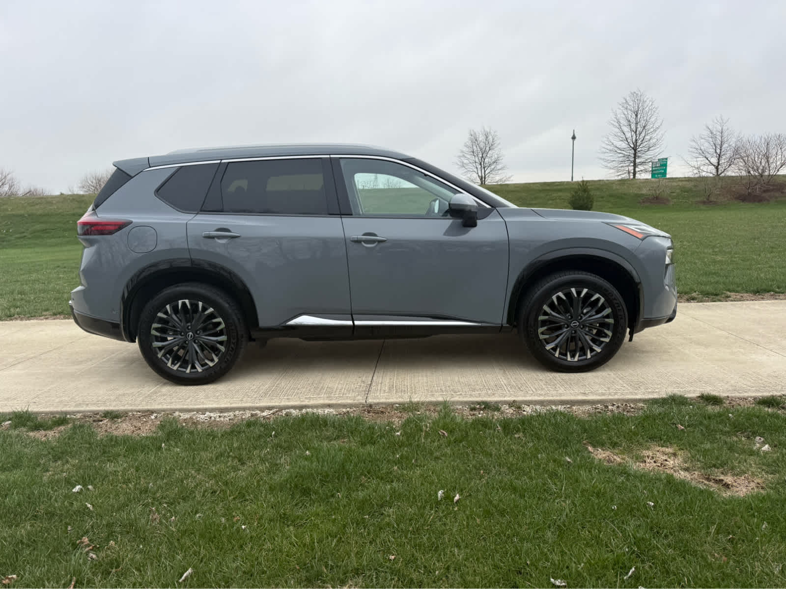 2025 Nissan Rogue Platinum